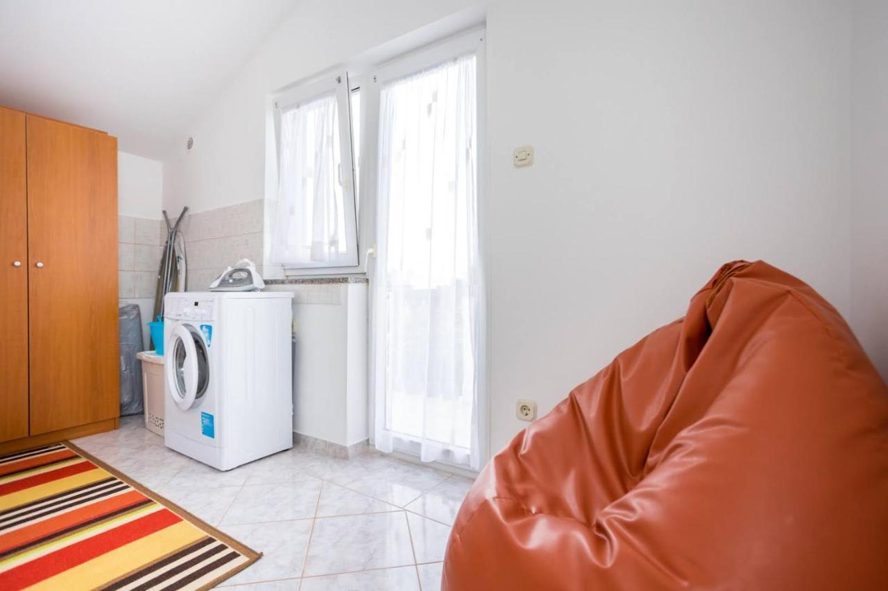 Apartman Luni Sa Bazenom - Malinska, Sveti Anton Sveti Anton  Zewnętrze zdjęcie