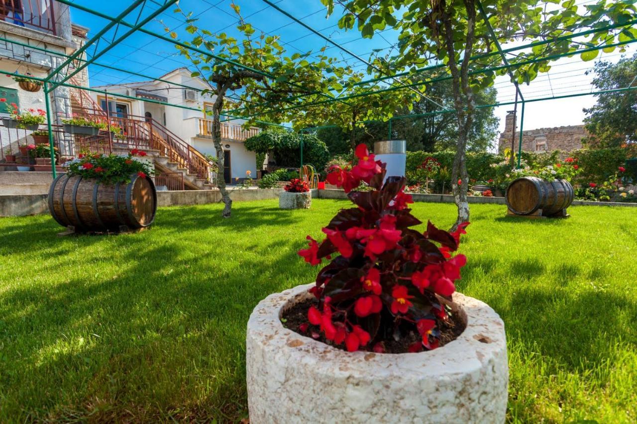 Apartman Luni Sa Bazenom - Malinska, Sveti Anton Sveti Anton  Zewnętrze zdjęcie