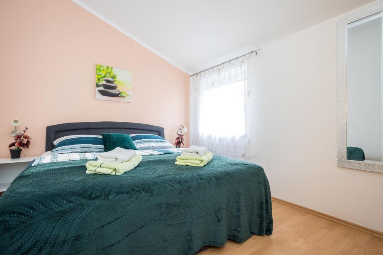 Apartman Luni Sa Bazenom - Malinska, Sveti Anton Sveti Anton  Zewnętrze zdjęcie