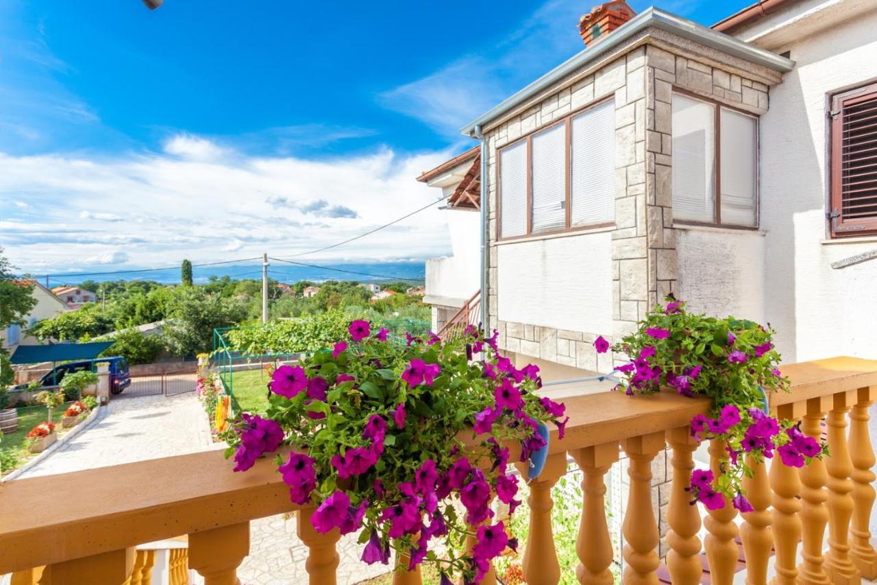 Apartman Luni Sa Bazenom - Malinska, Sveti Anton Sveti Anton  Zewnętrze zdjęcie