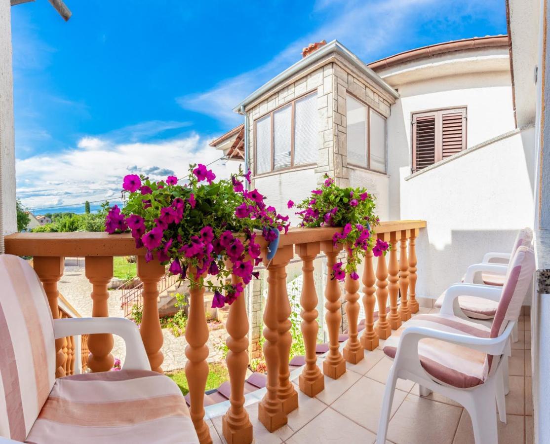 Apartman Luni Sa Bazenom - Malinska, Sveti Anton Sveti Anton  Zewnętrze zdjęcie